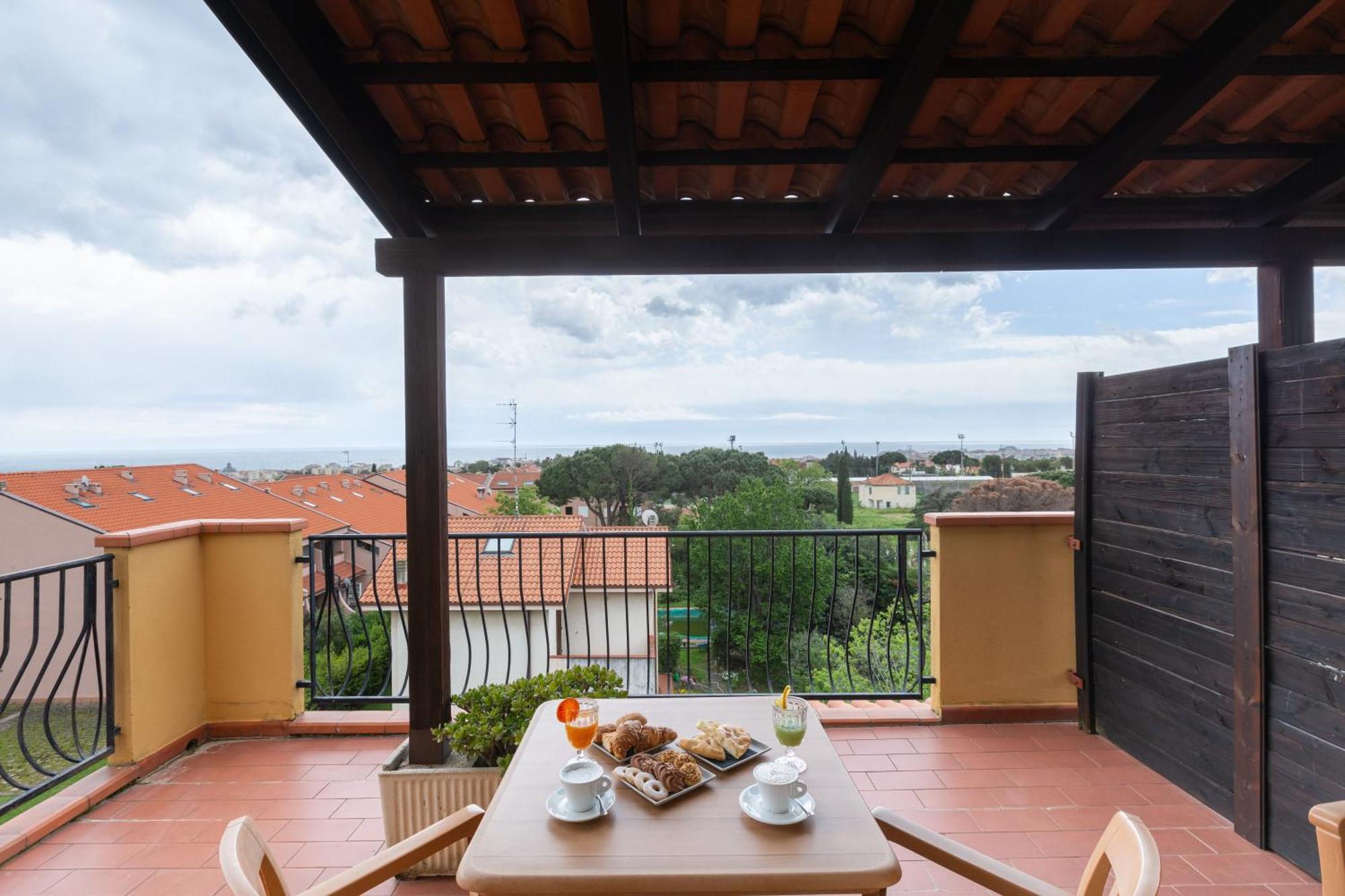 2 Village Aparthotel Loano