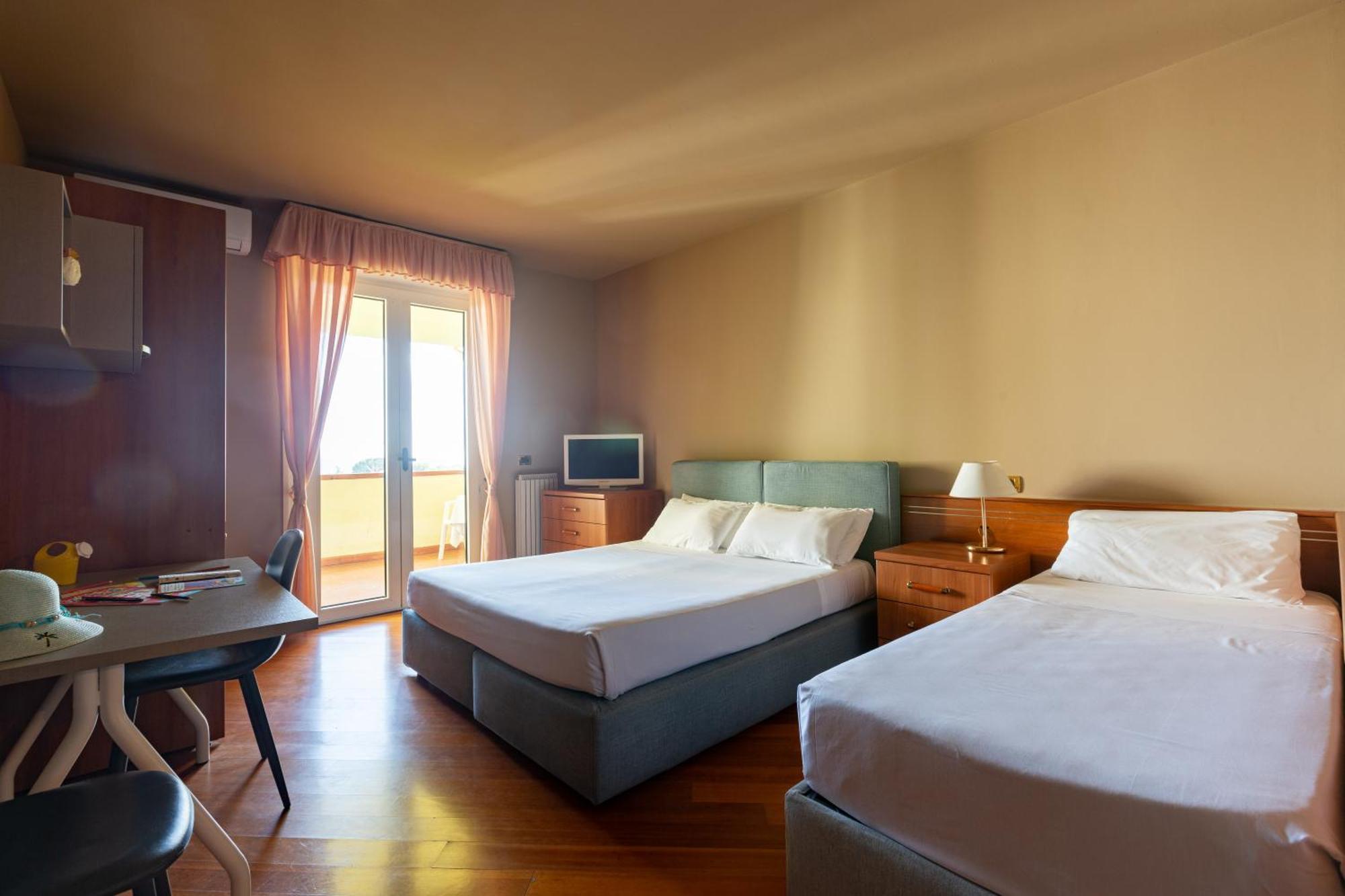 2 Village Aparthotel Loano
