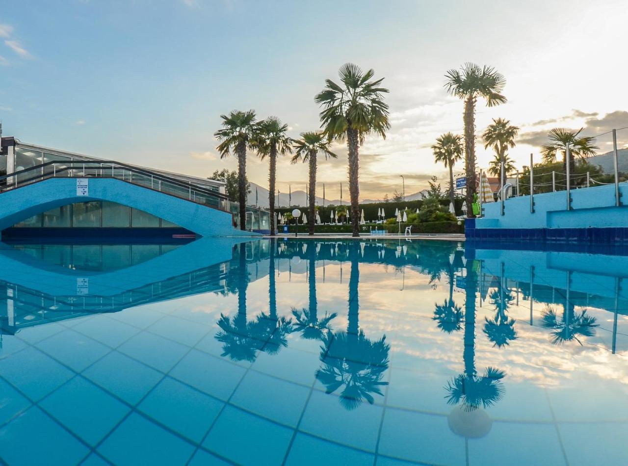 Aparthotel 2 Village 4*