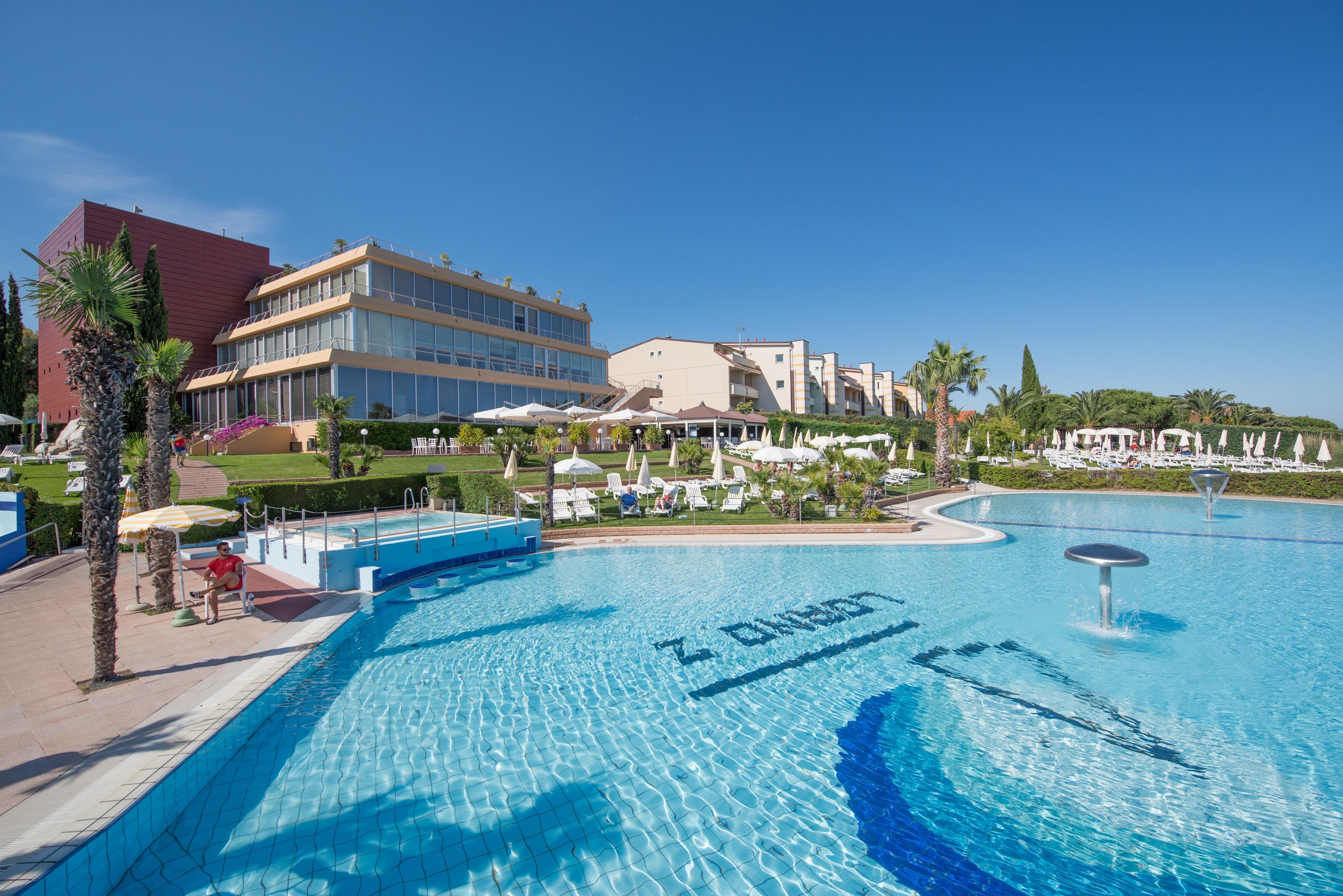 2 Village Aparthotel
