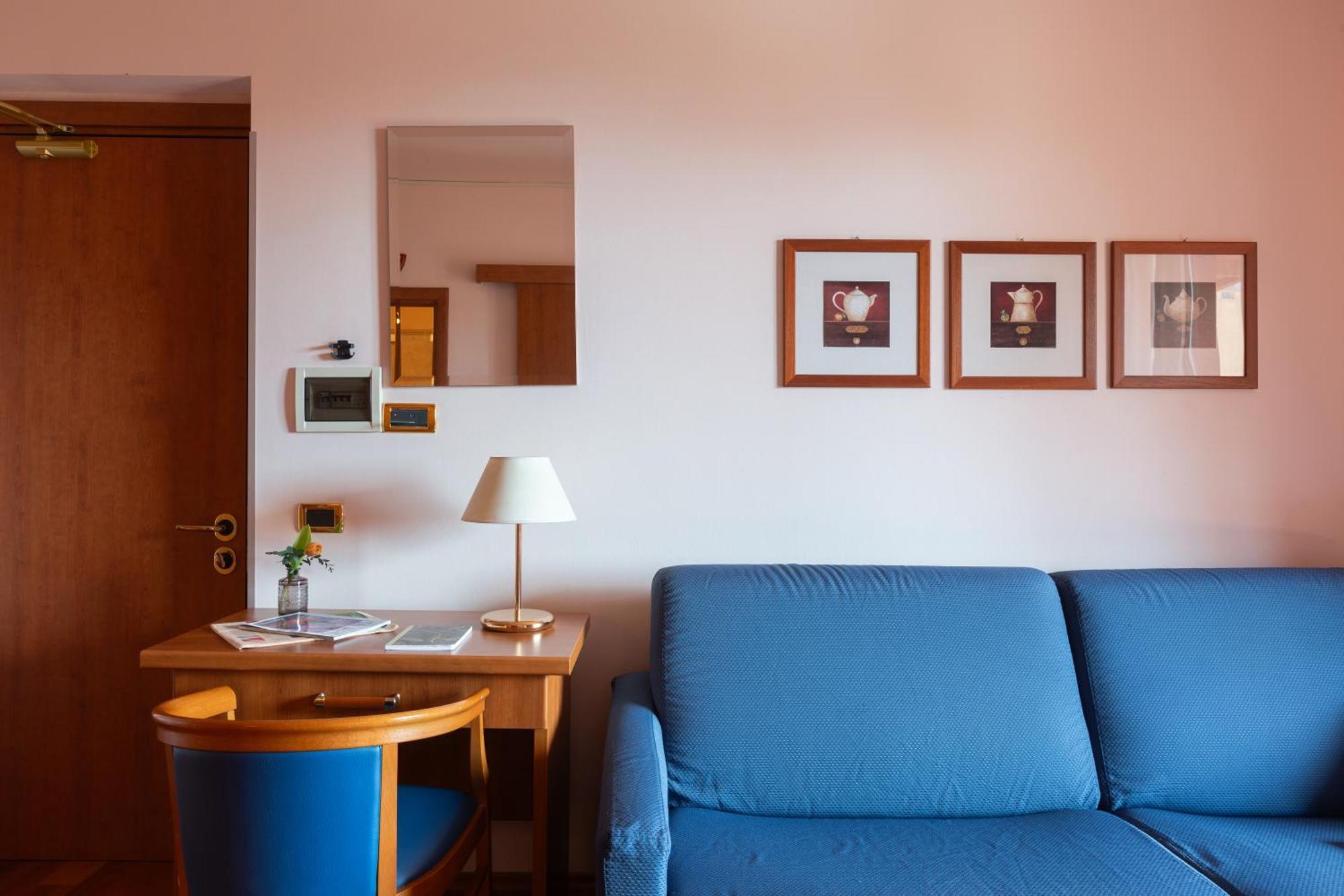 2 Village Aparthotel 4*